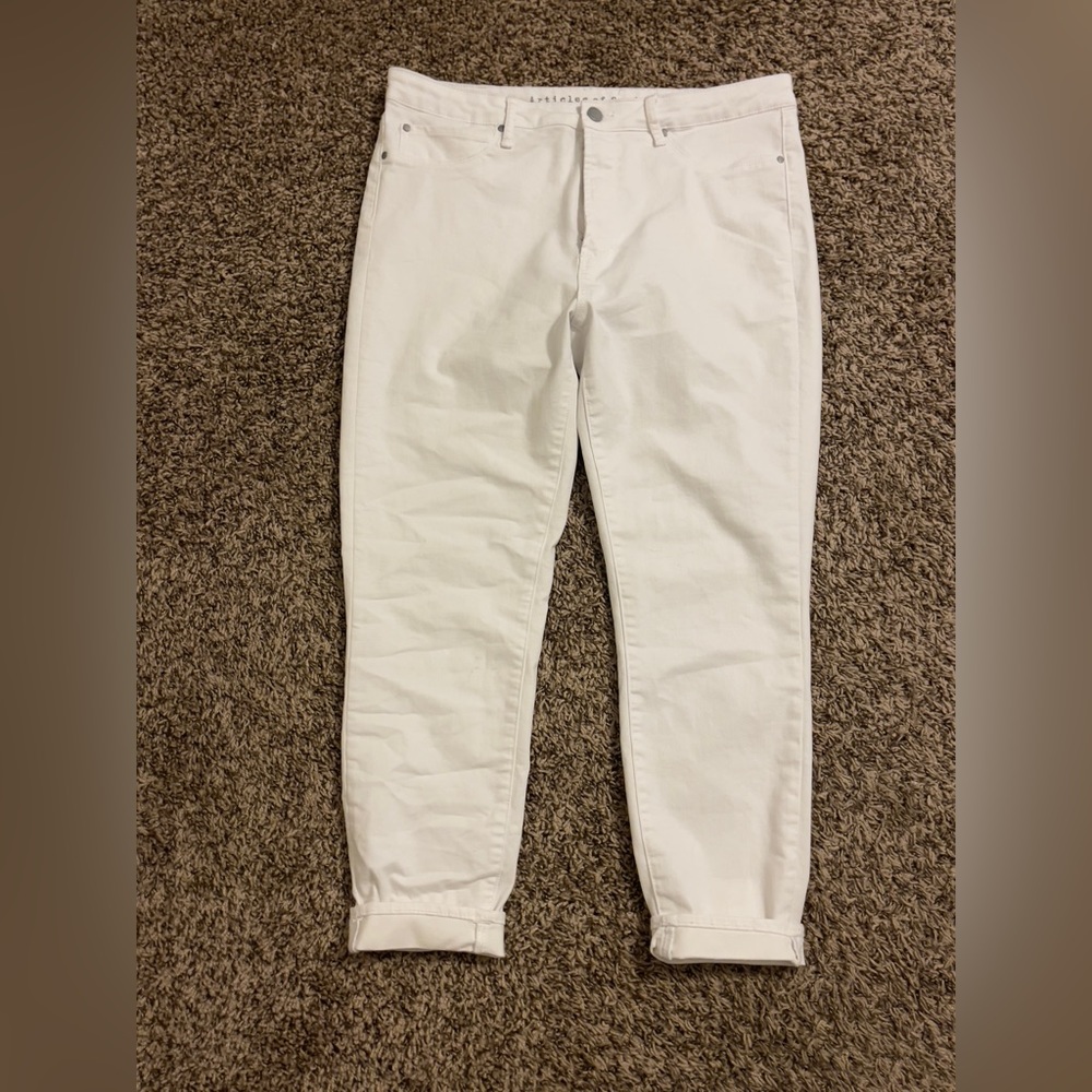 White denim jeans